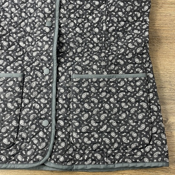 Lands’s End Women’s Reversible Quilted Vest, Black/Grey, Floral, size medium - Picture 4 of 10